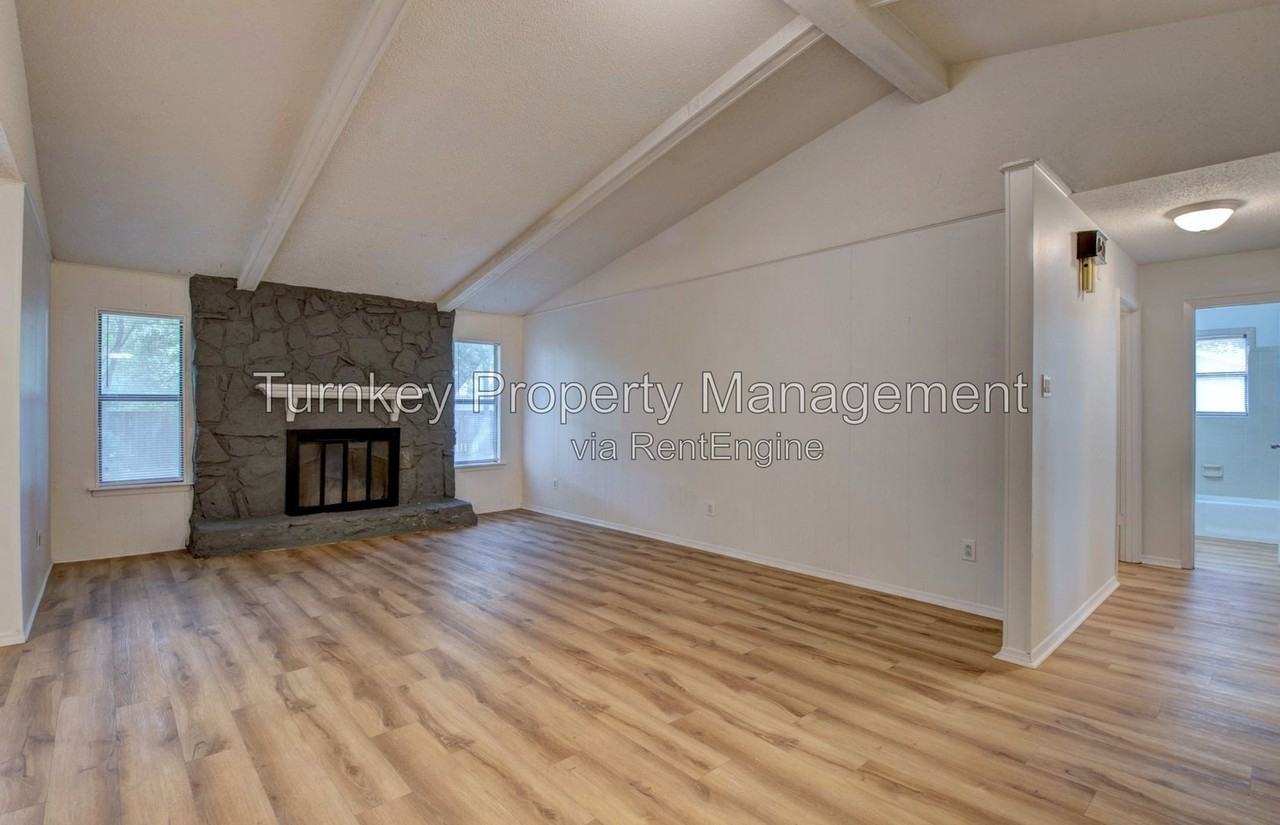 6013 Tall Pine Blvd - Photo 3 of 17