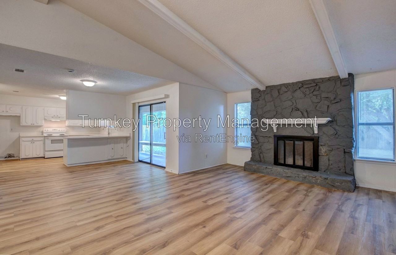 6013 Tall Pine Blvd - Photo 5 of 17