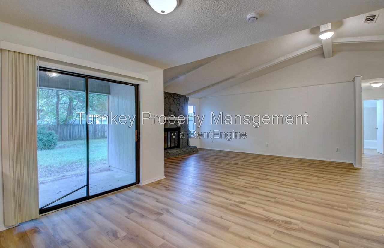 6013 Tall Pine Blvd - Photo 7 of 17