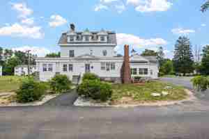 featured image of 661 Corning Rd #1