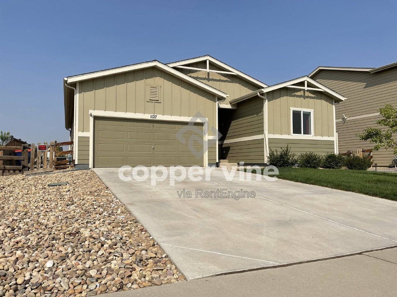 1127 Glen Creighton Dr - Photo 2 of 20