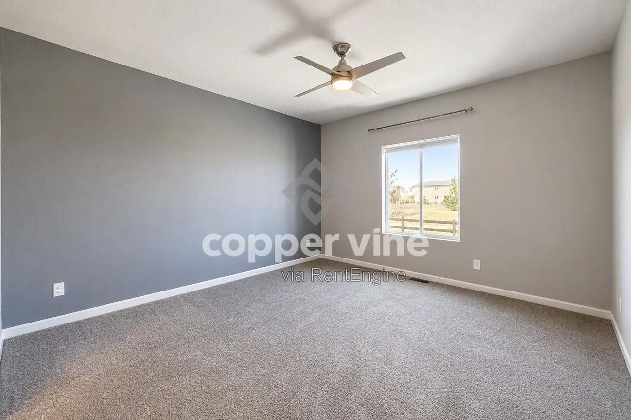 1127 Glen Creighton Dr - Photo 7 of 20