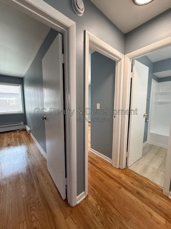229 Uteg St #4 - Photo 7 of 11