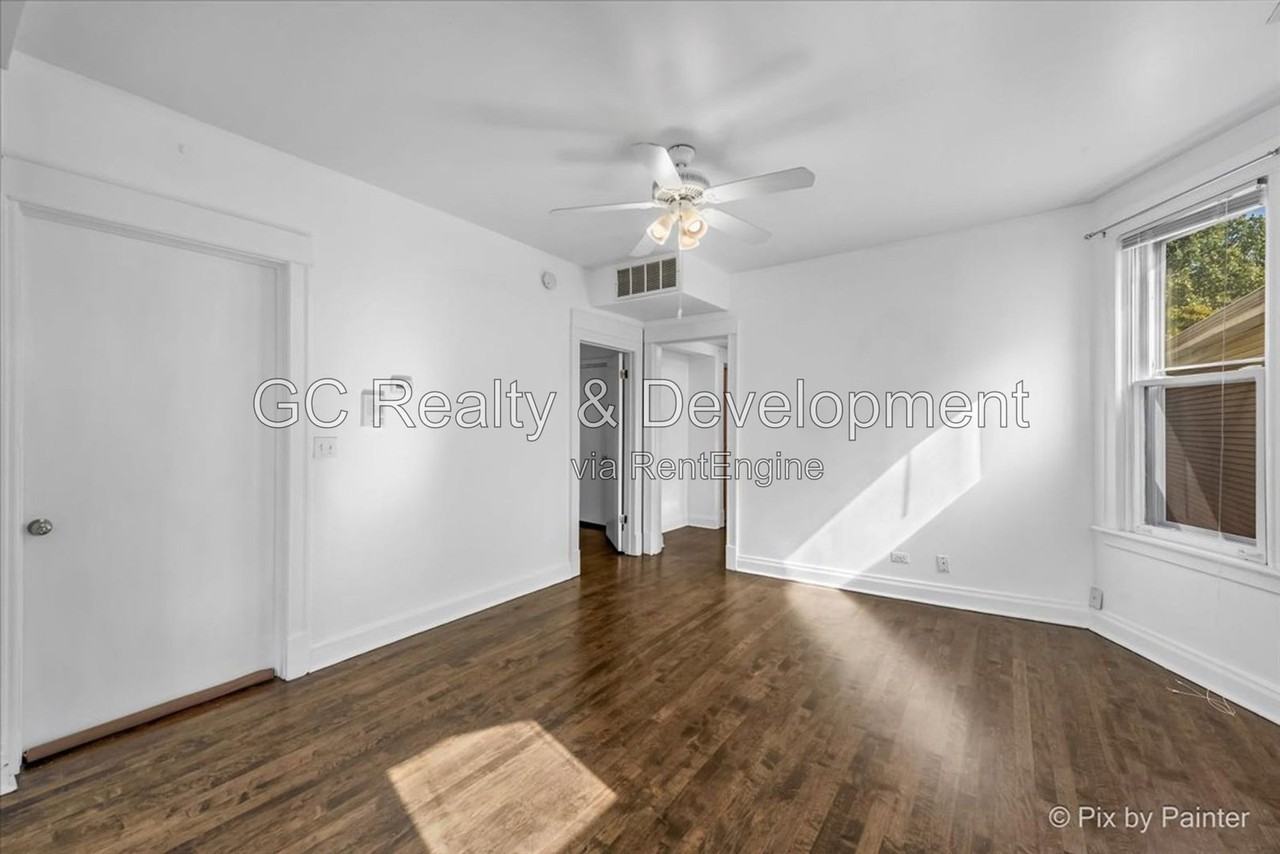 3327 N Claremont Ave #2 - Photo 4 of 29