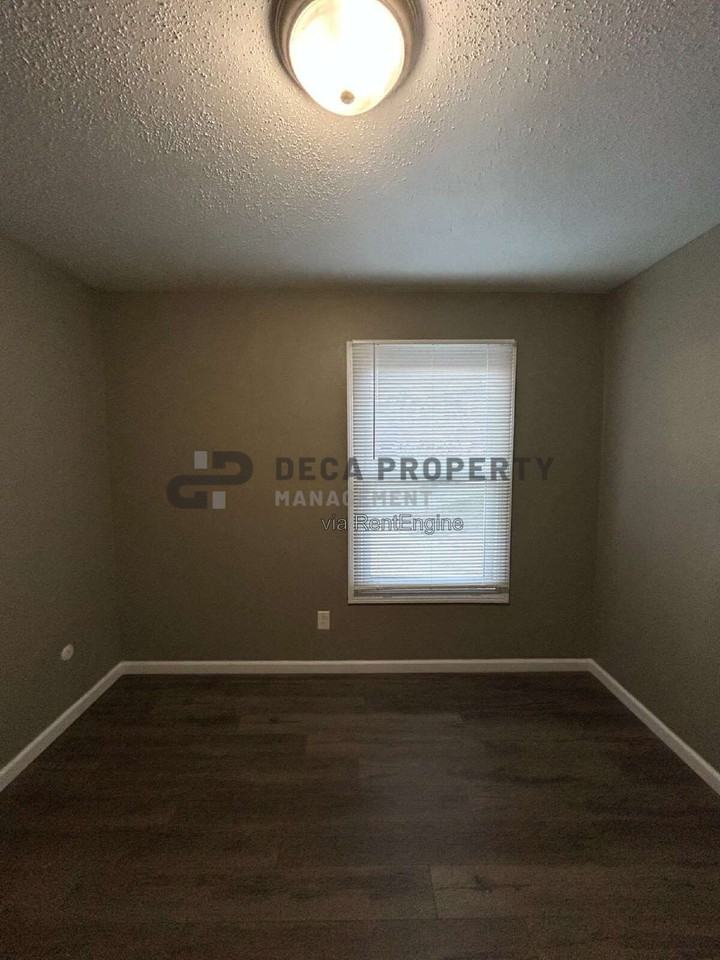 10105 Squire Meadows Dr #B - Photo 6 of 12