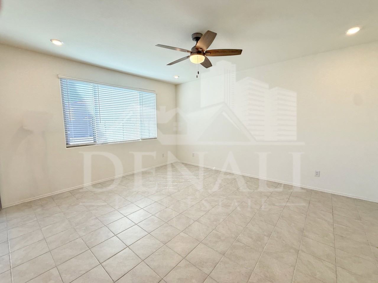 17153 W Blue Sky Dr - Photo 3 of 29