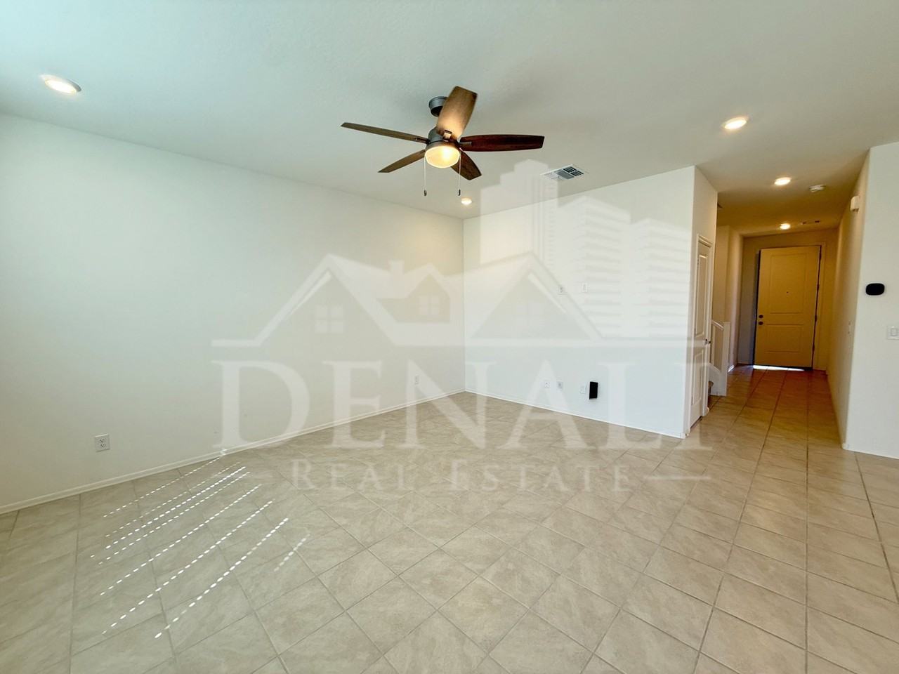17153 W Blue Sky Dr - Photo 4 of 29