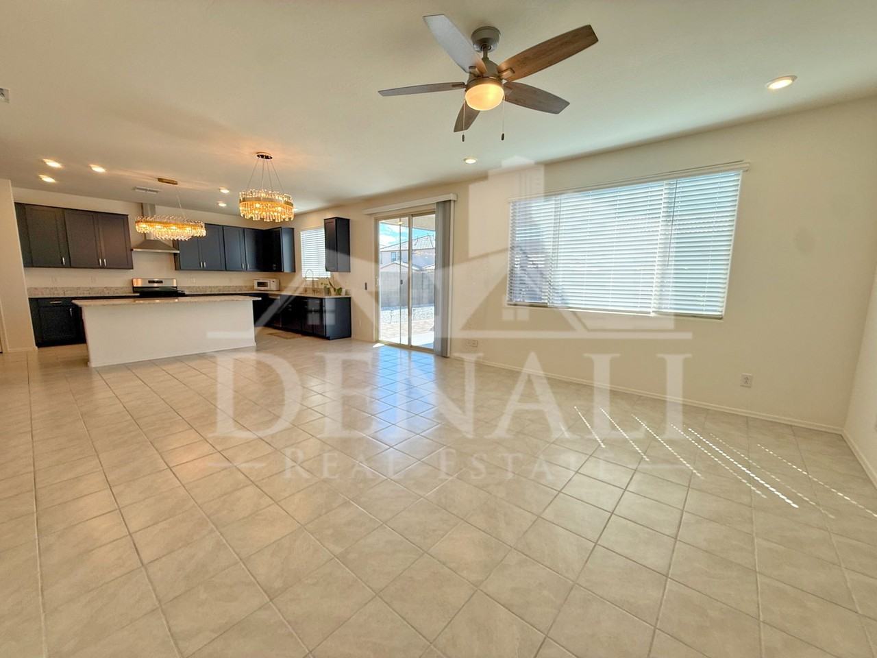 17153 W Blue Sky Dr - Photo 5 of 29