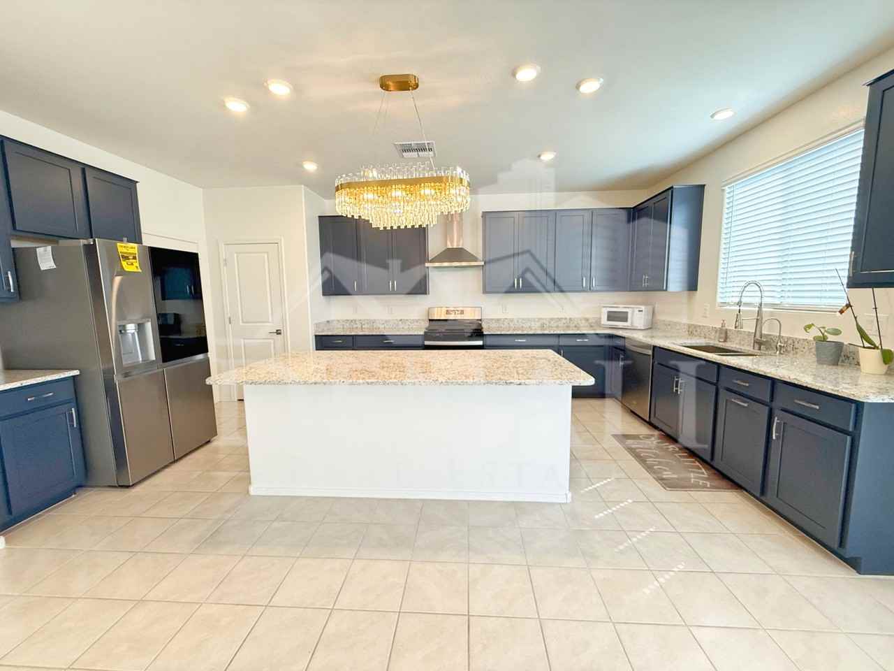 17153 W Blue Sky Dr - Photo 7 of 29