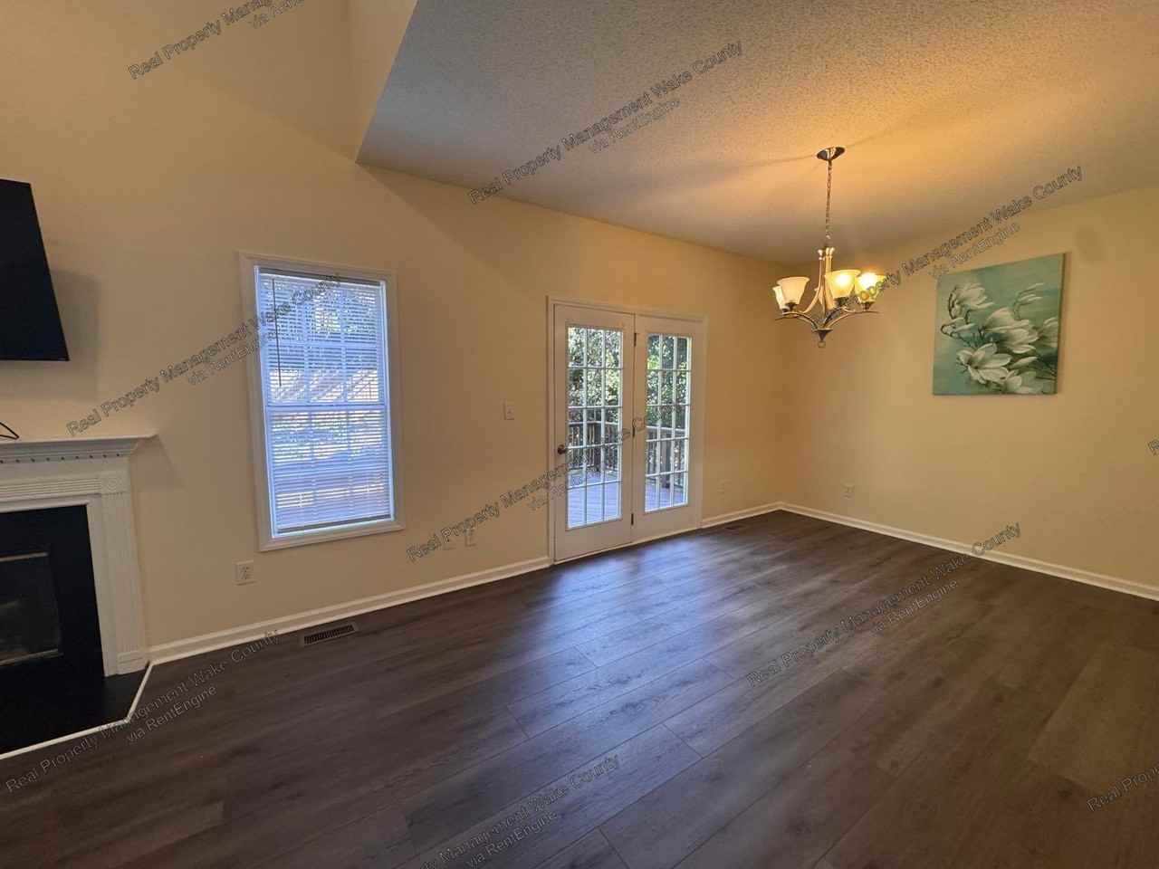 2413 Trailwood Hills Dr - Photo 3 of 41