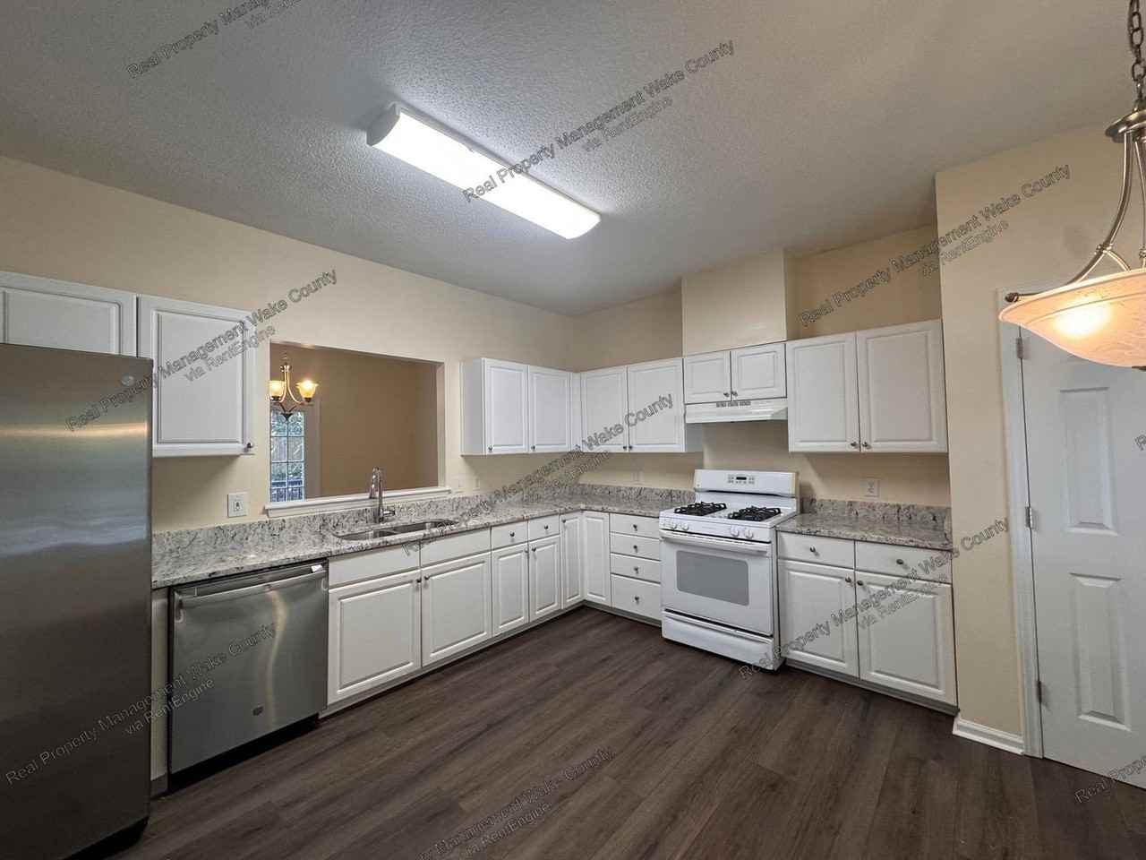 2413 Trailwood Hills Dr - Photo 4 of 41