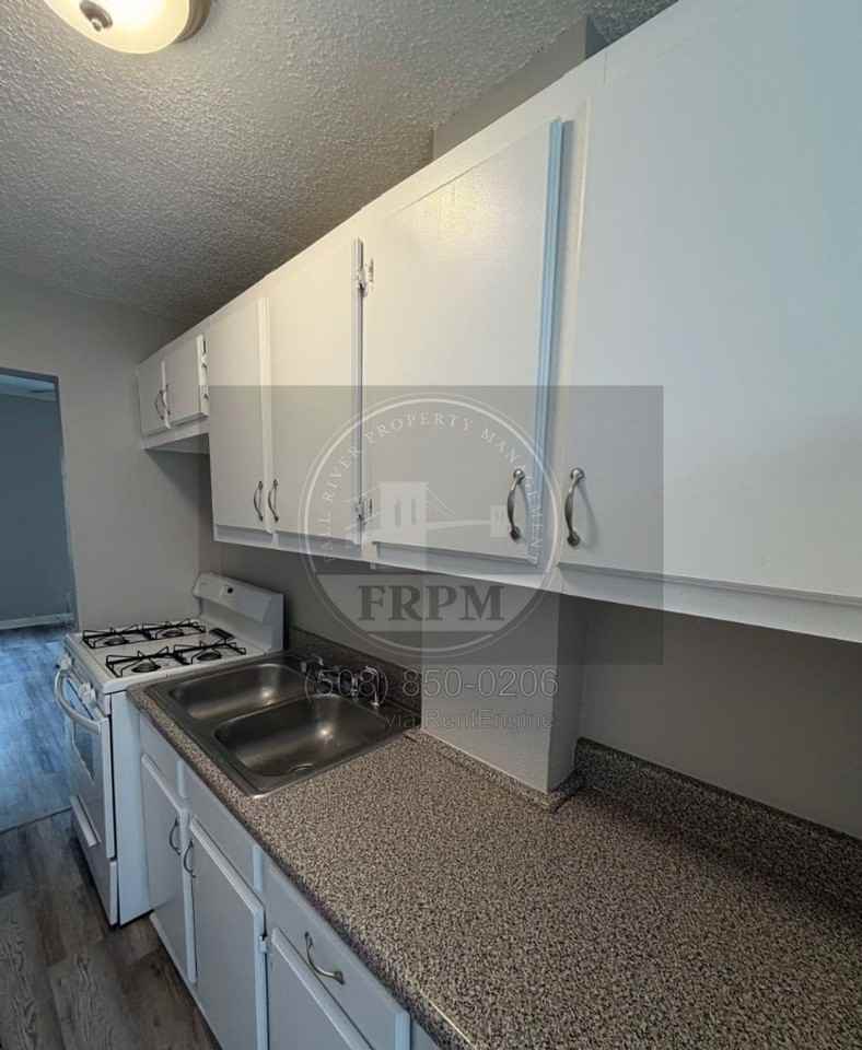 55 Tecumseh St #1S - Photo 2 of 18