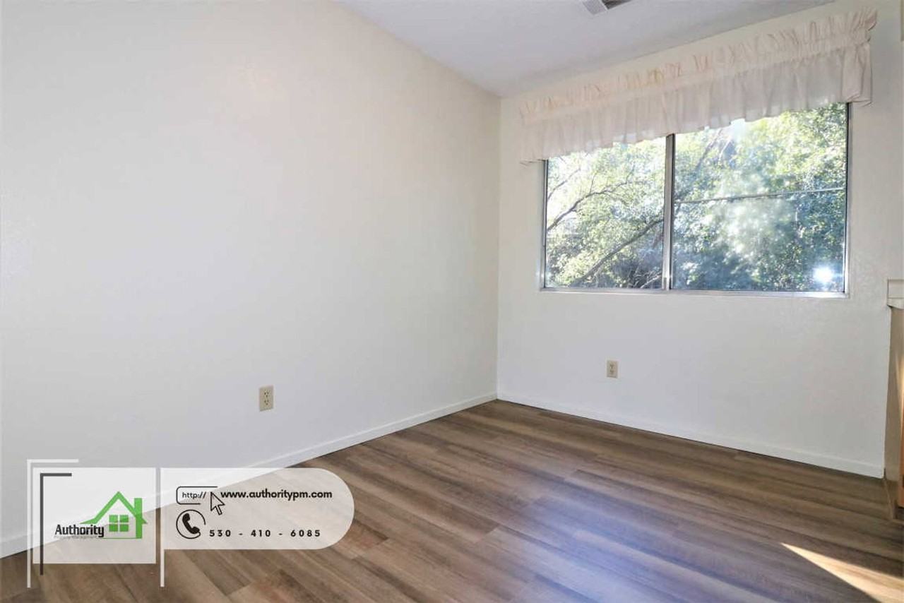 1859 Conifer Way #4 - Photo 6 of 18