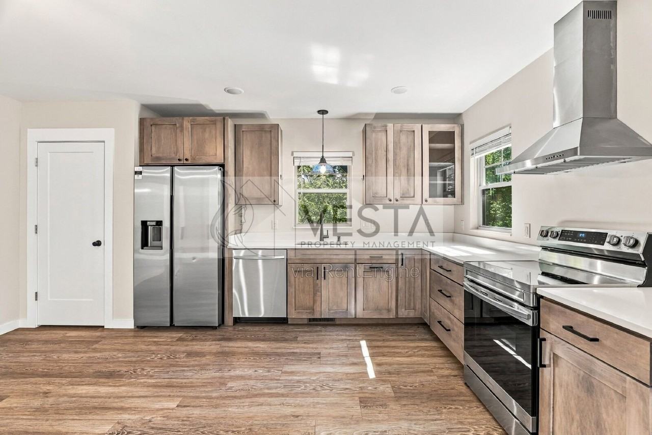 149 Laurel Loop #B - Photo 5 of 21