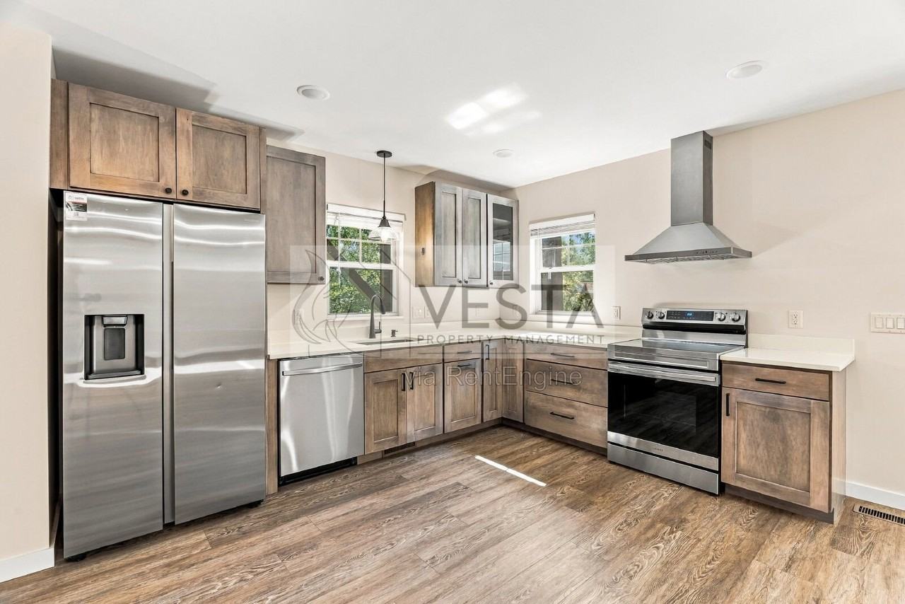 149 Laurel Loop #B - Photo 6 of 21