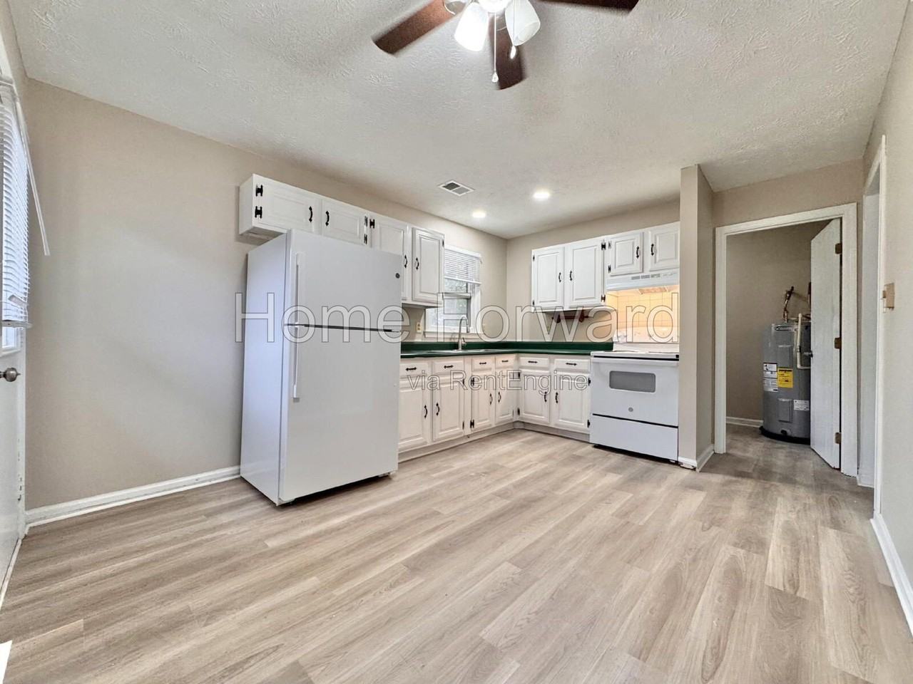 227 Delaware Dr - Photo 5 of 17