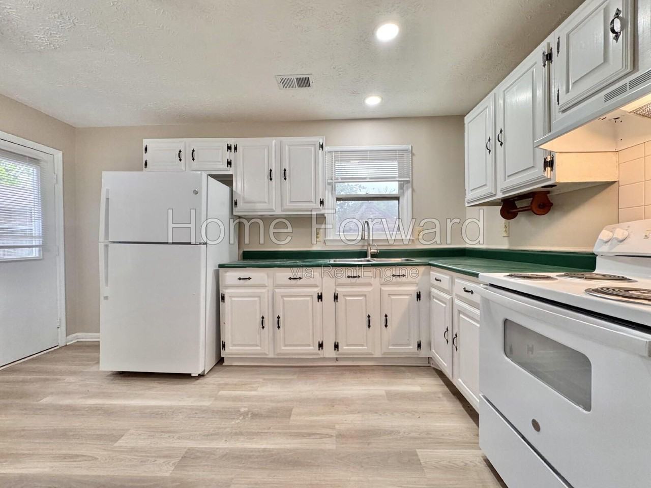 227 Delaware Dr - Photo 6 of 17