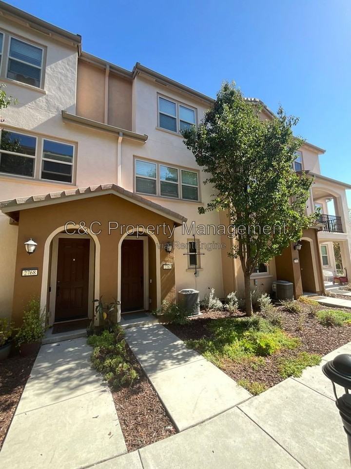 2762 Ferrara Cir - Photo 2 of 25