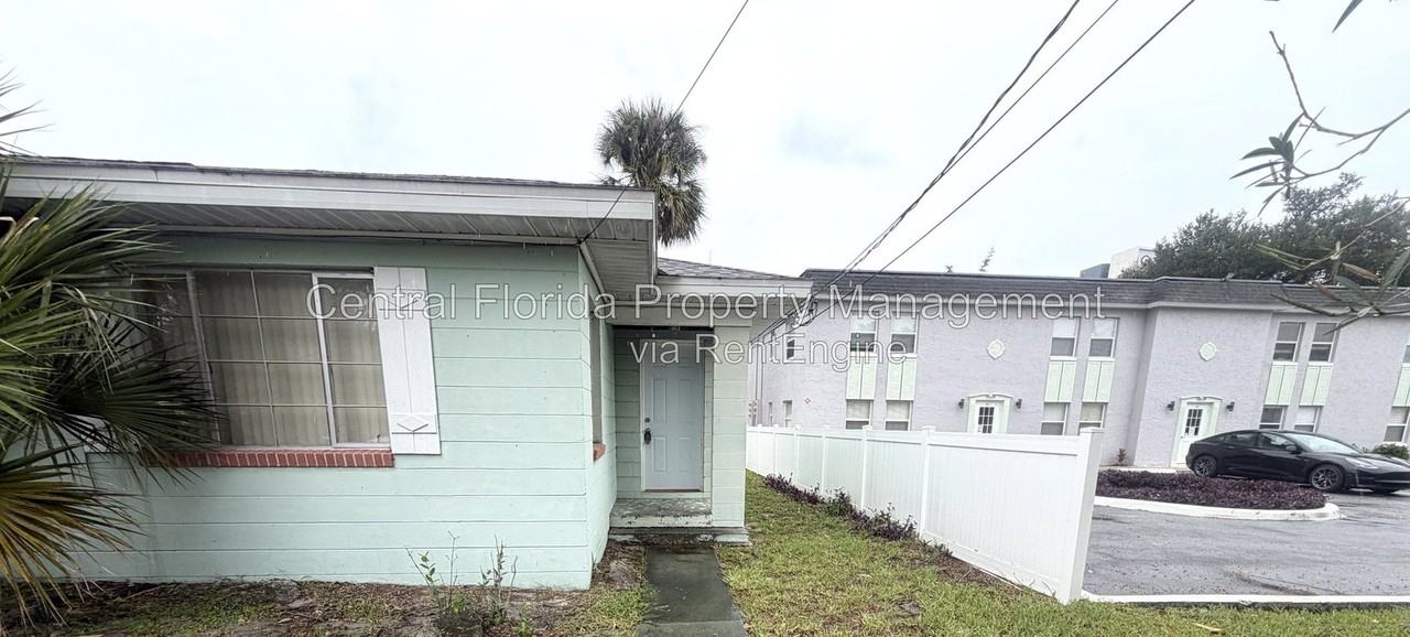 105 E Smith St - Photo 2 of 10