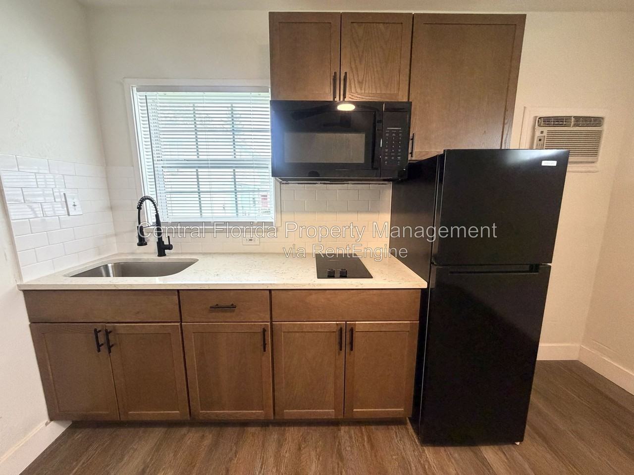 105 E Smith St - Photo 4 of 10