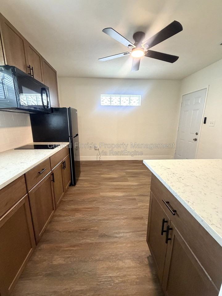 105 E Smith St - Photo 5 of 10
