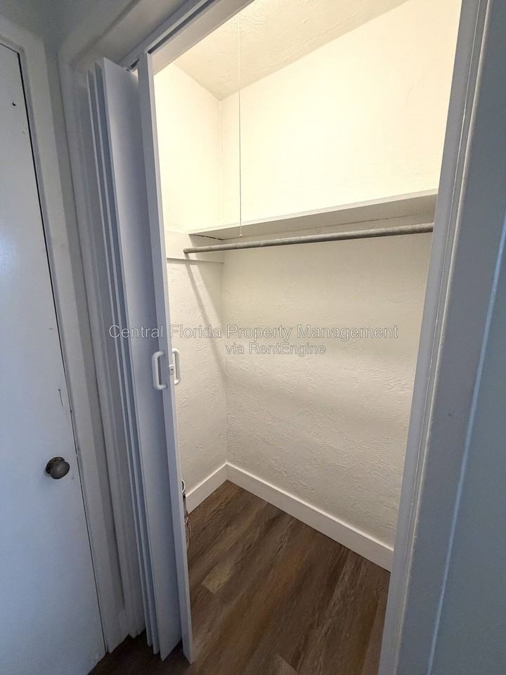 105 E Smith St - Photo 7 of 10