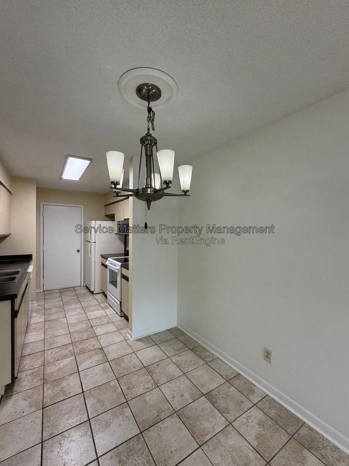 7150 Plantation Rd #413 - Photo 7 of 24