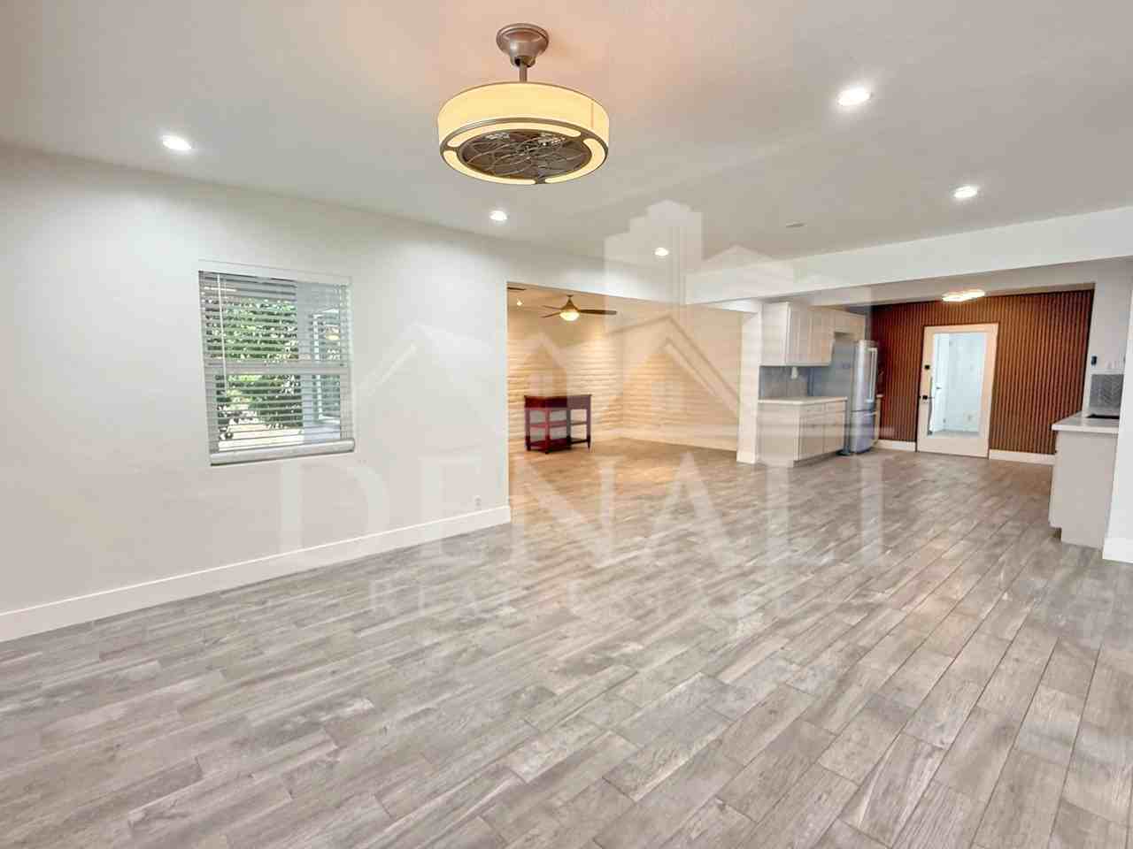 1116 E Fern Dr N - Photo 3 of 29