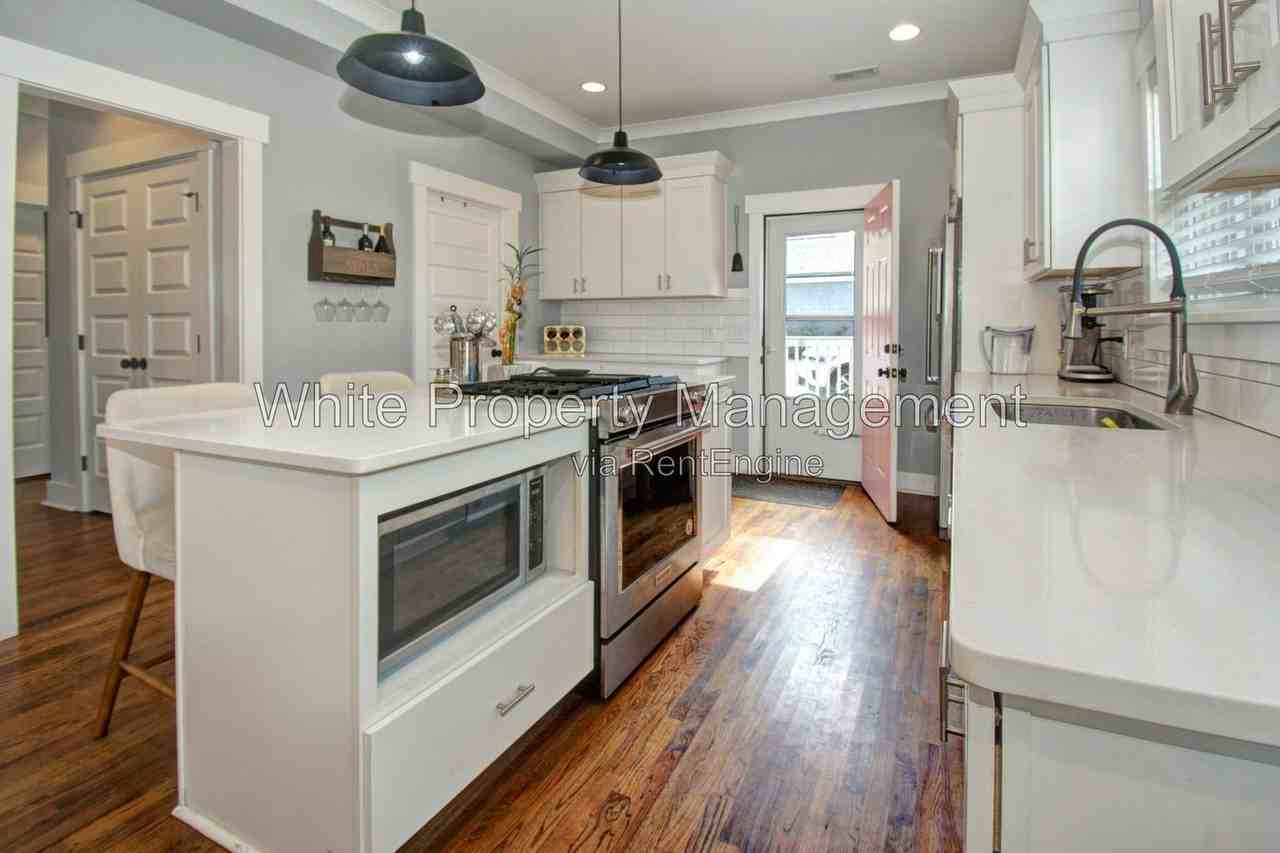 1416 Parkwood Ave - Photo 4 of 22