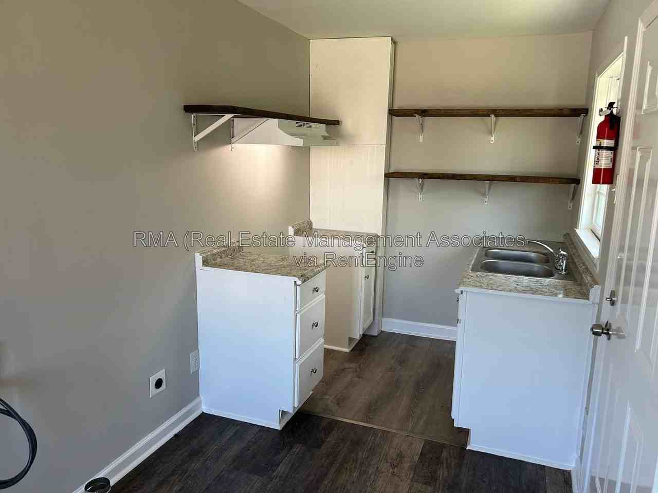 728 W Taylor St - Photo 3 of 5