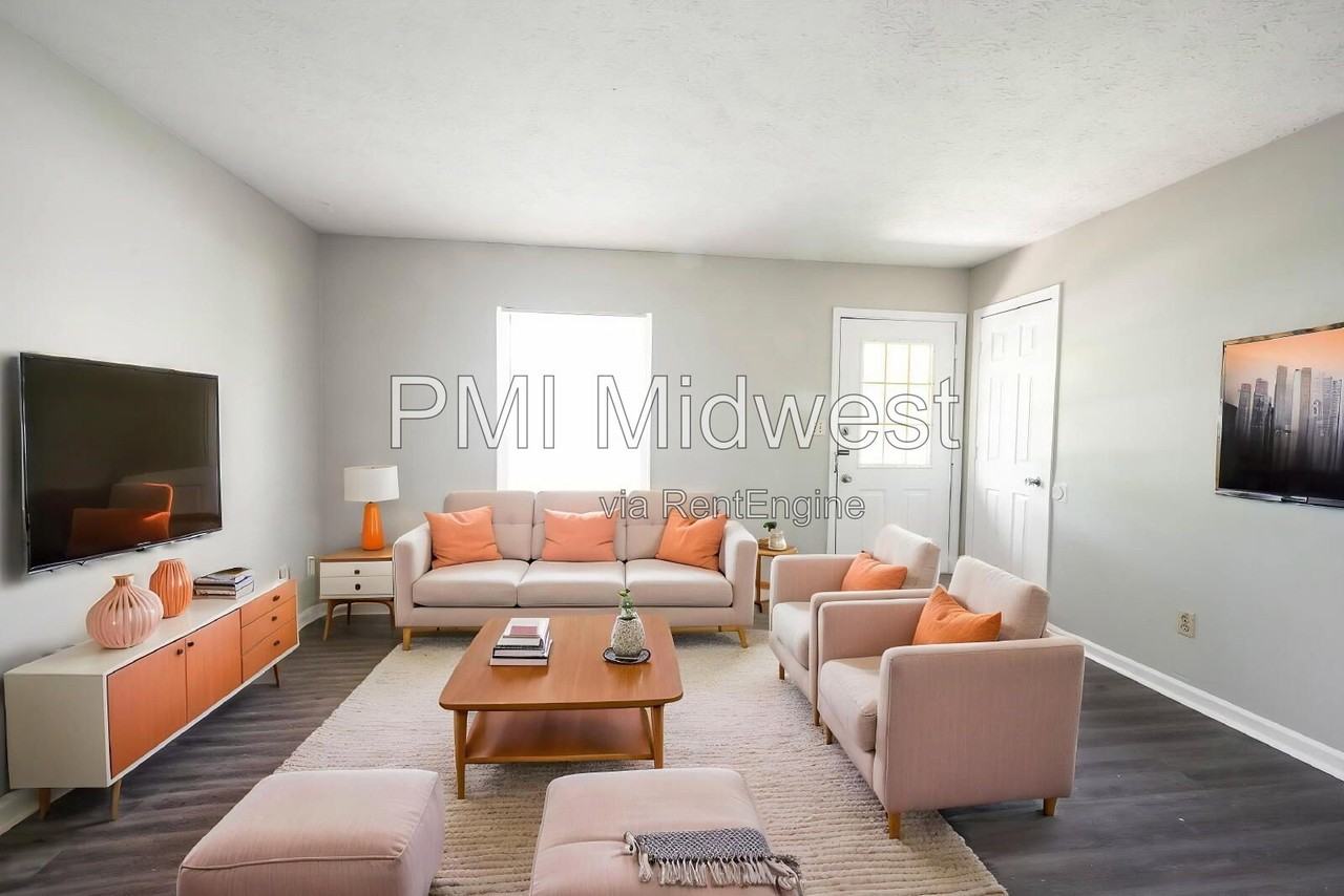 9313 Rochelle Dr - Photo 4 of 26