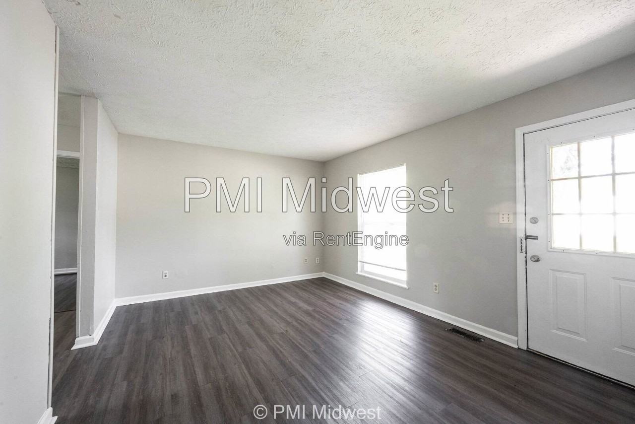 9313 Rochelle Dr - Photo 6 of 26