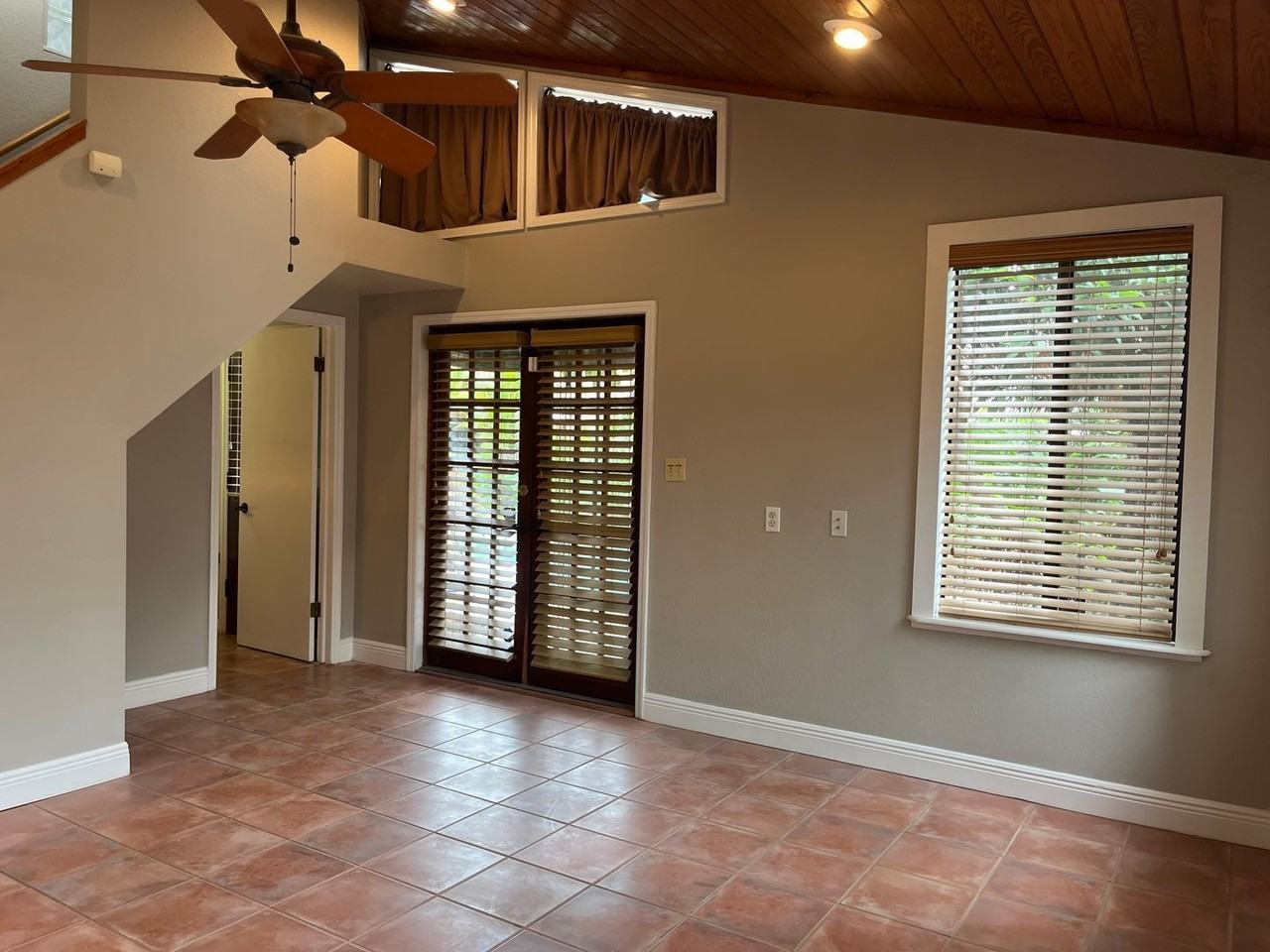 421 E Miller St - Photo 6 of 31