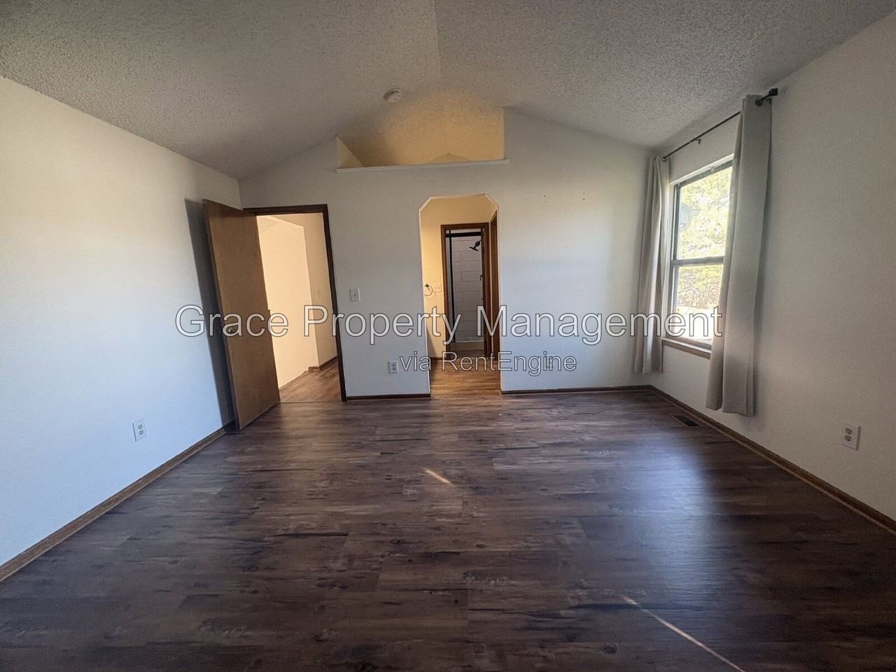 5026 S Evanston St - Photo 5 of 13