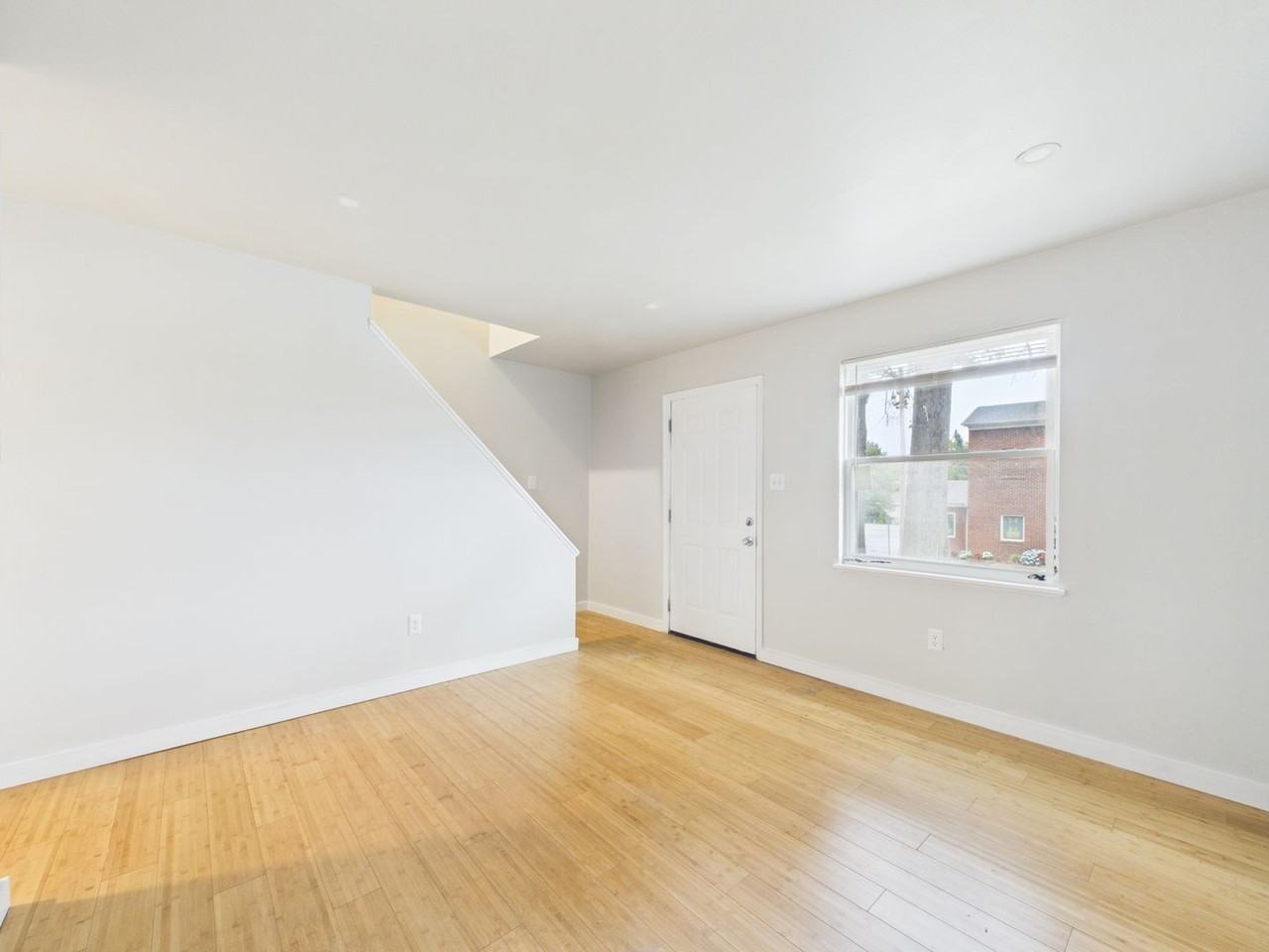 104 Poe St #B - Photo 3 of 25