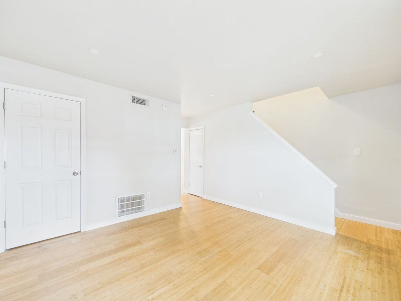 104 Poe St #B - Photo 4 of 25