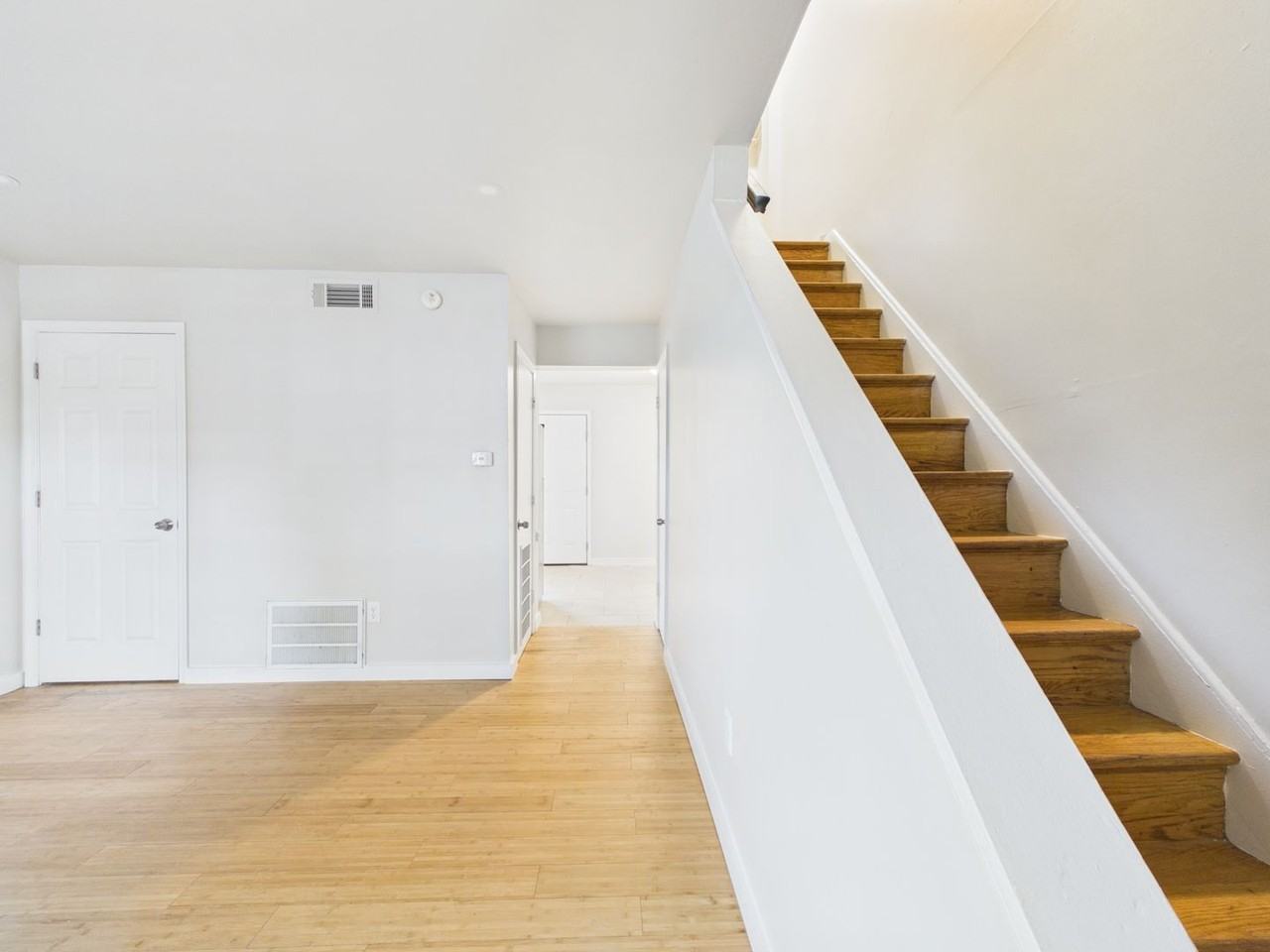 104 Poe St #B - Photo 5 of 25