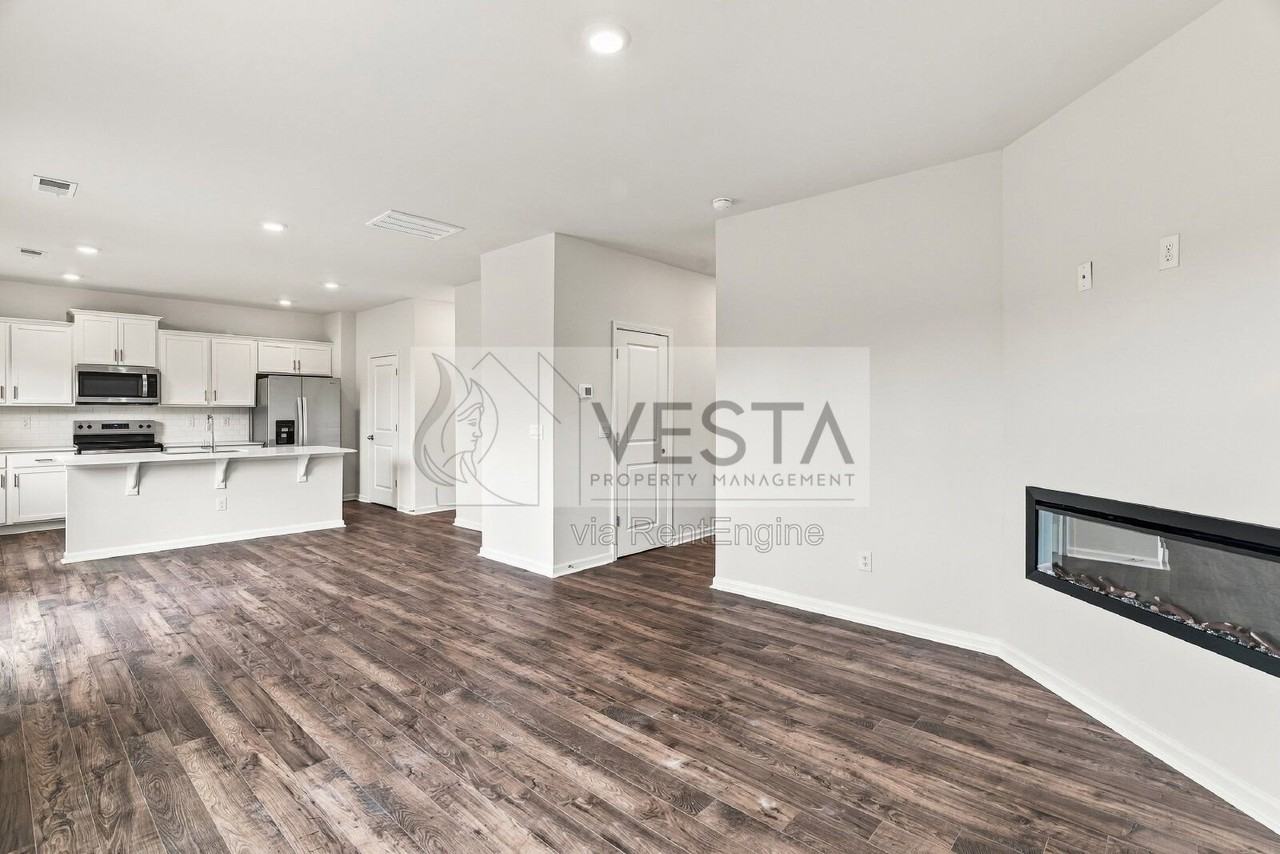 827 Adelston Ln - Photo 3 of 42