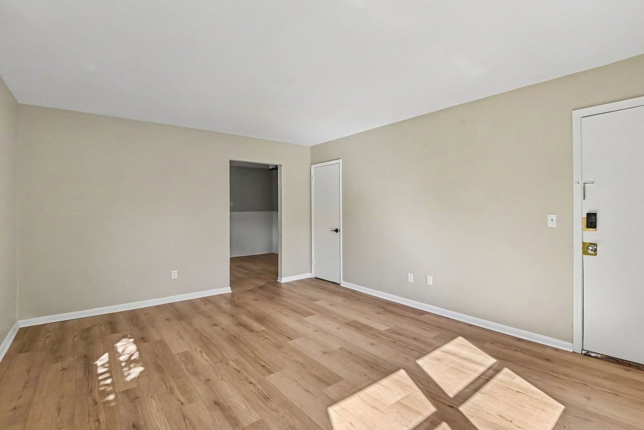2246 Kipling Ave #3 - Photo 3 of 12