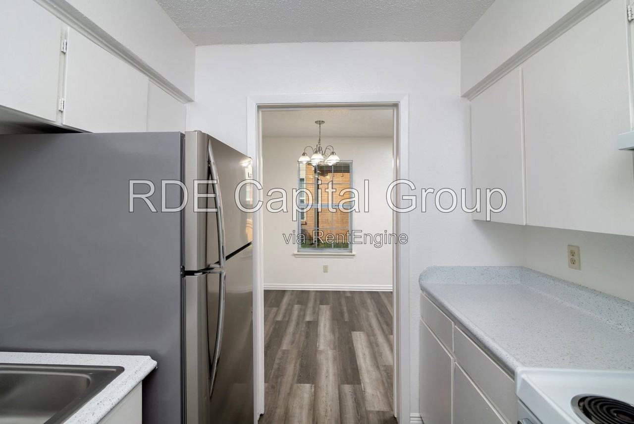 7050 Glenview Dr #49 - Photo 6 of 12