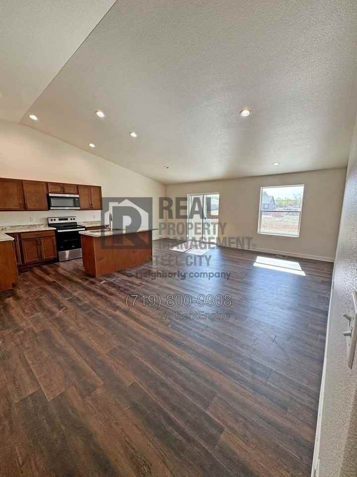 760 S Watermelon Dr - Photo 3 of 20