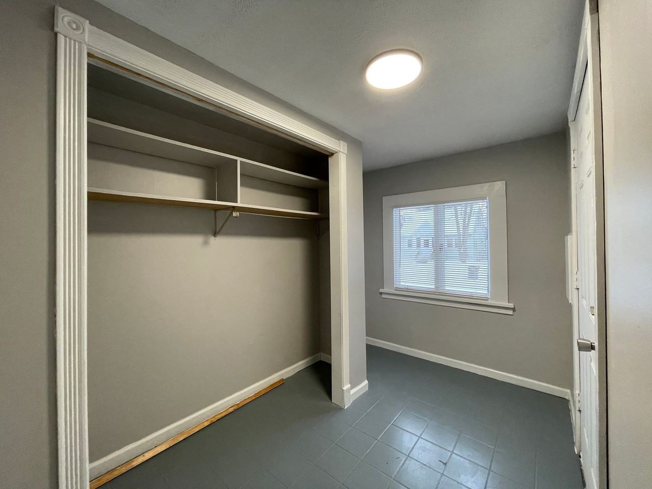 1646 Manz St - Photo 4 of 25
