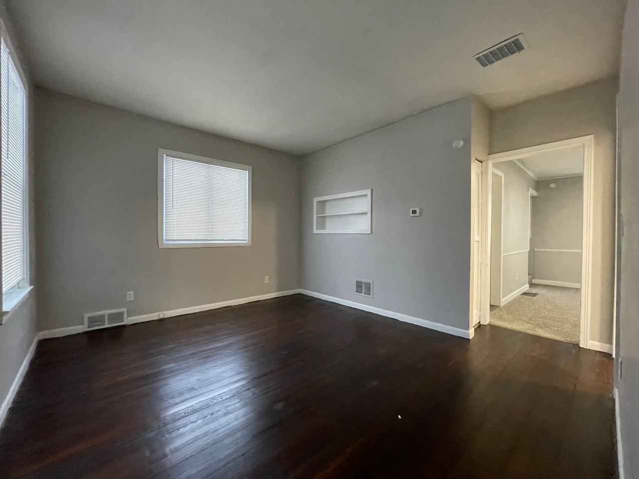 1646 Manz St - Photo 5 of 25