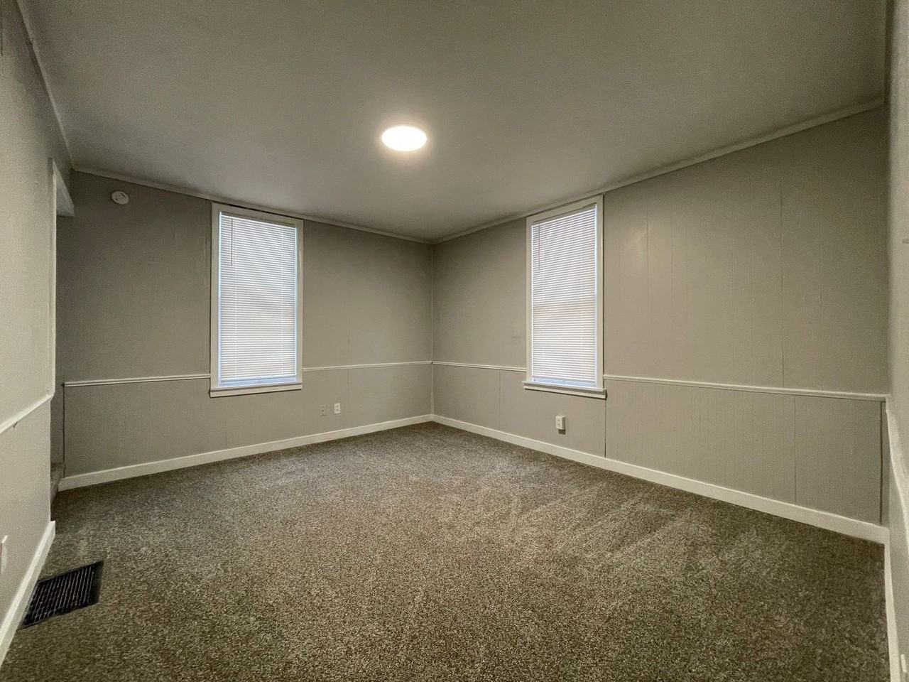 1646 Manz St - Photo 7 of 25