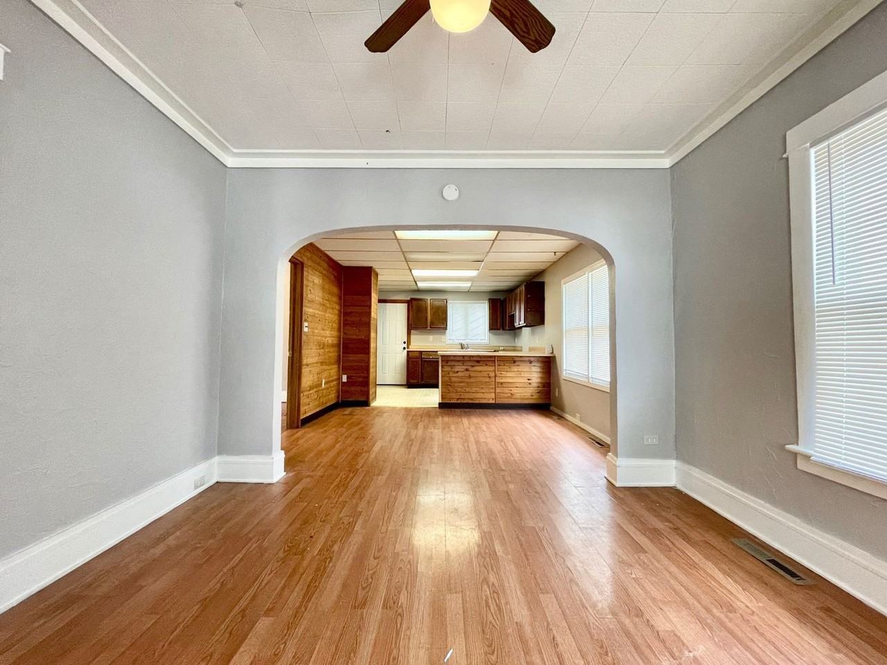 925 Fleming Ave - Photo 3 of 15