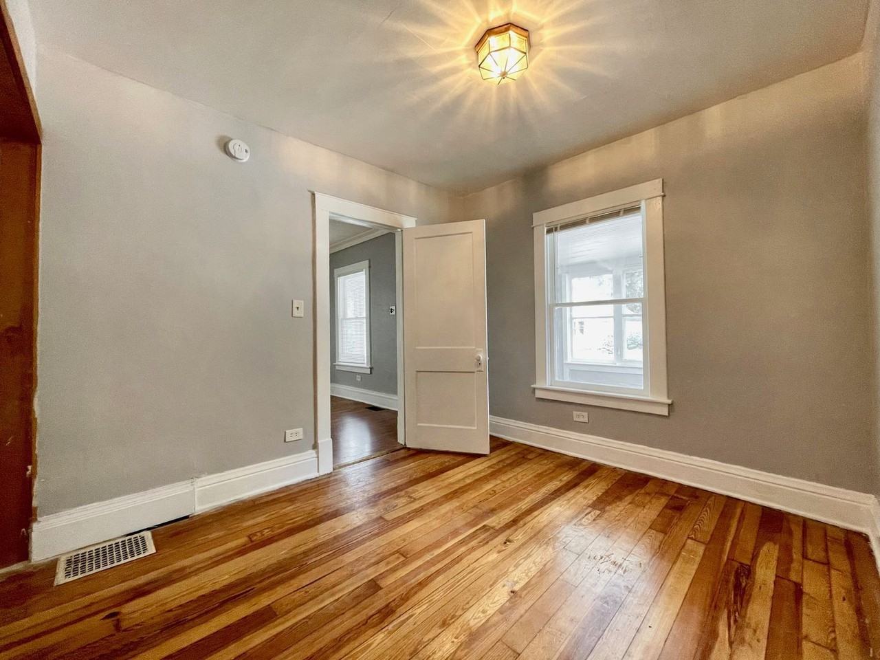 925 Fleming Ave - Photo 6 of 15