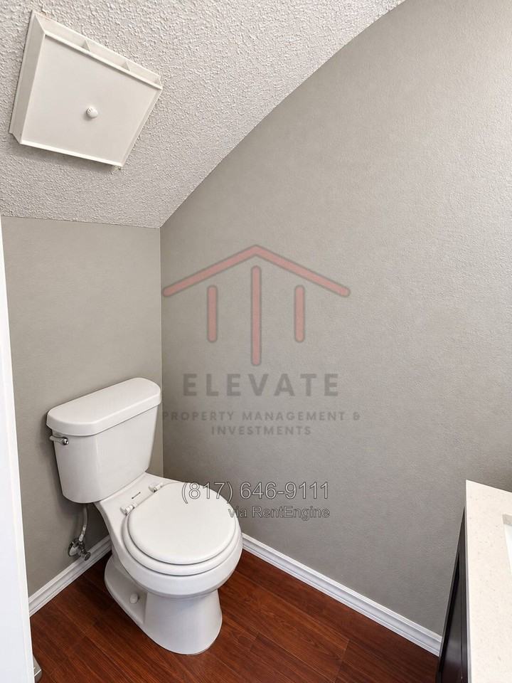 5912 Holiday Ln - Photo 3 of 21