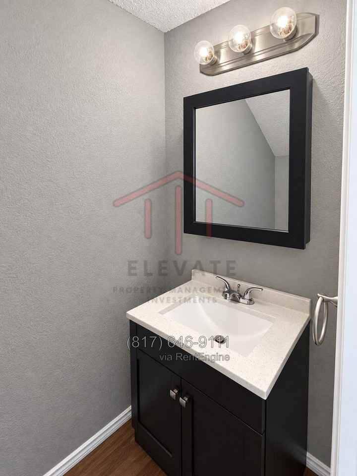 5912 Holiday Ln - Photo 4 of 21