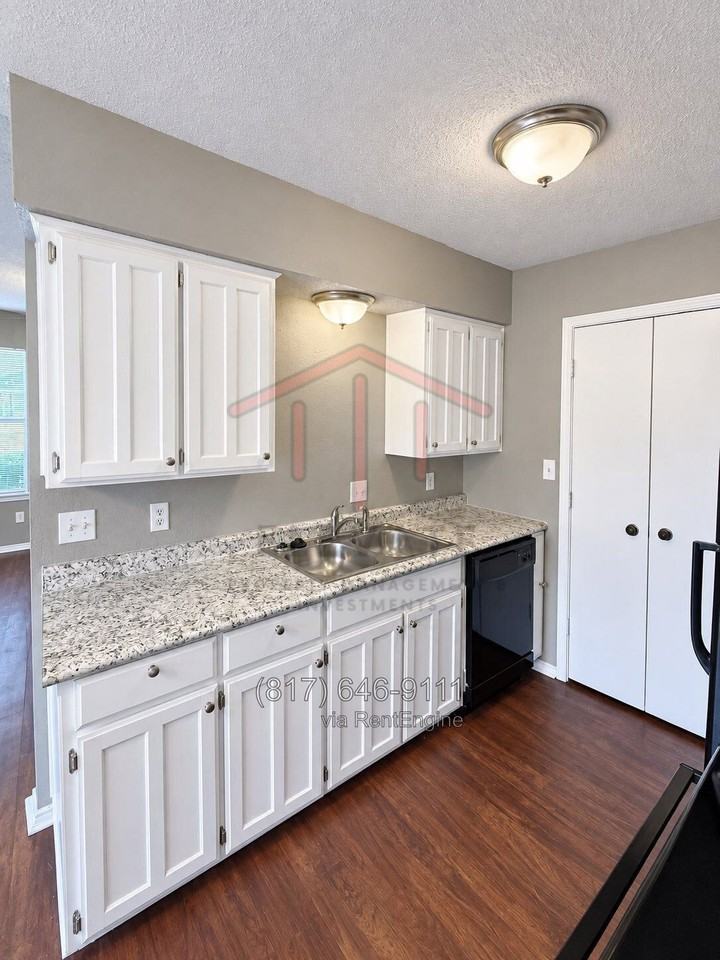 5912 Holiday Ln - Photo 7 of 21