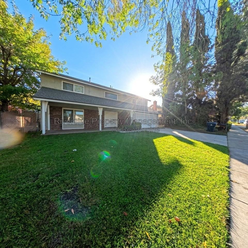859 Kentwood Dr - Photo 4 of 45